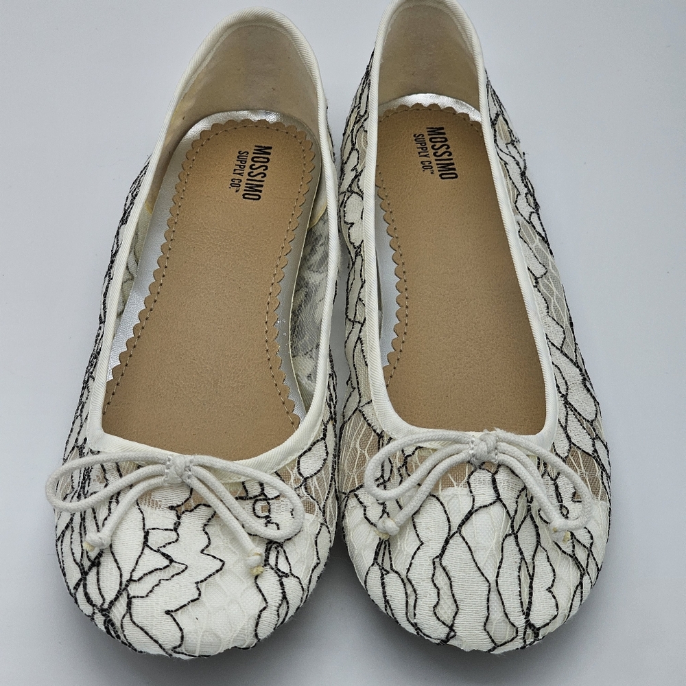 NWOT Mossimo flats